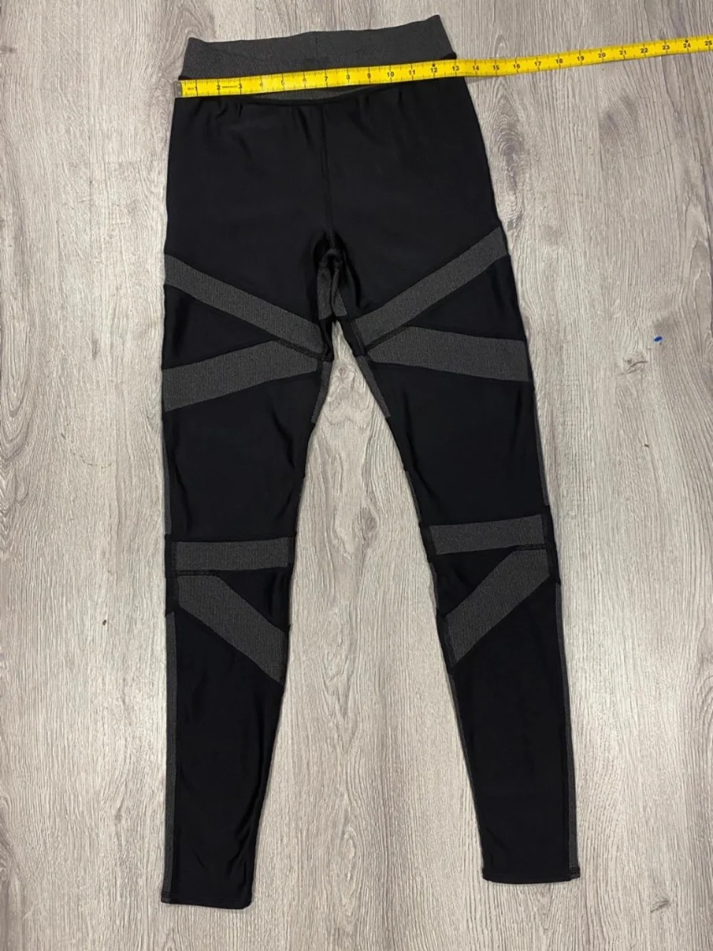 Alo Yoga Heather Grey & Black Interlace Seamless Leggings Size M
